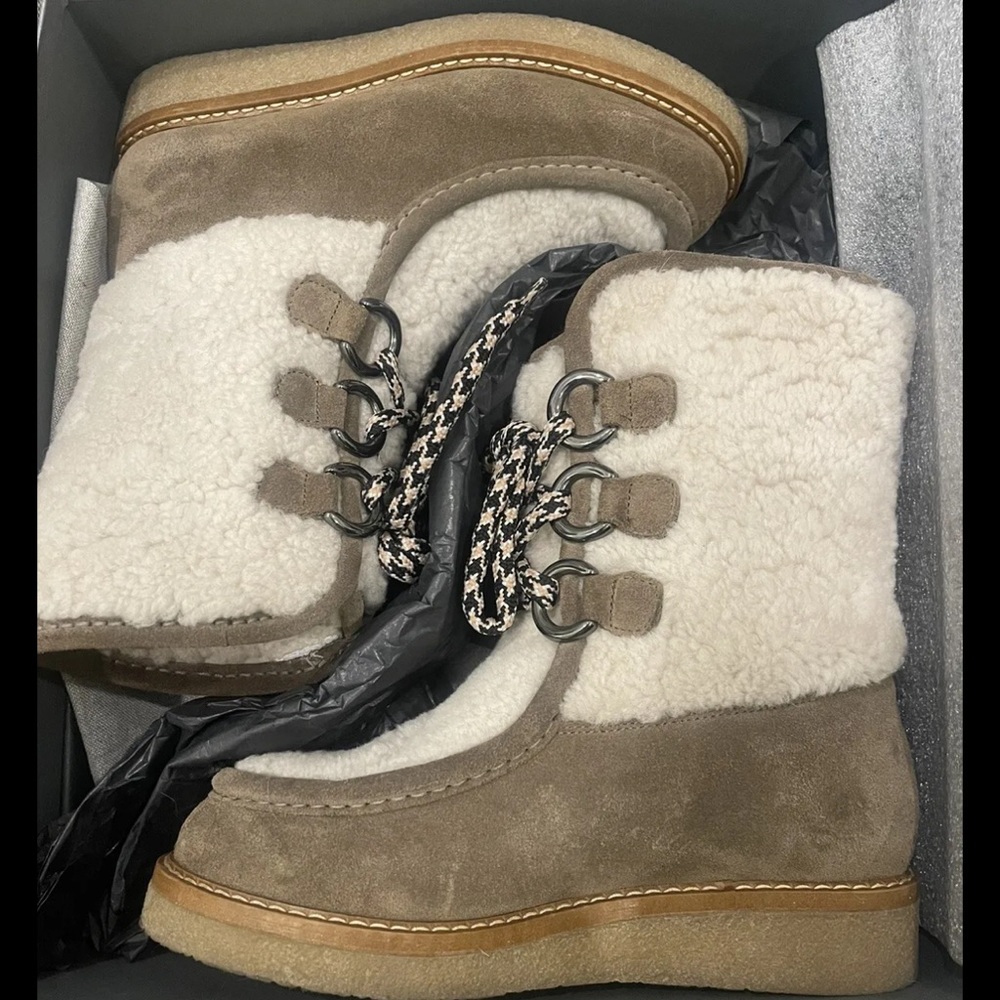 Aquatalia Wynter Suede Water Resistant Shearling Snow Boots EUC size 7. Snow Ski
